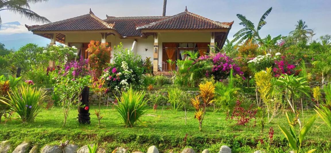 Bale Sebaya Bungalows Senaru Bagian luar foto